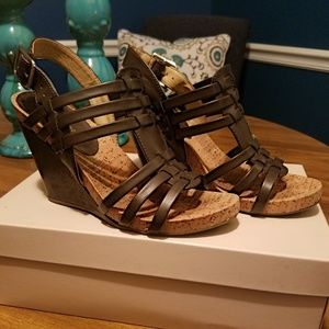 BCBG Generation wedges